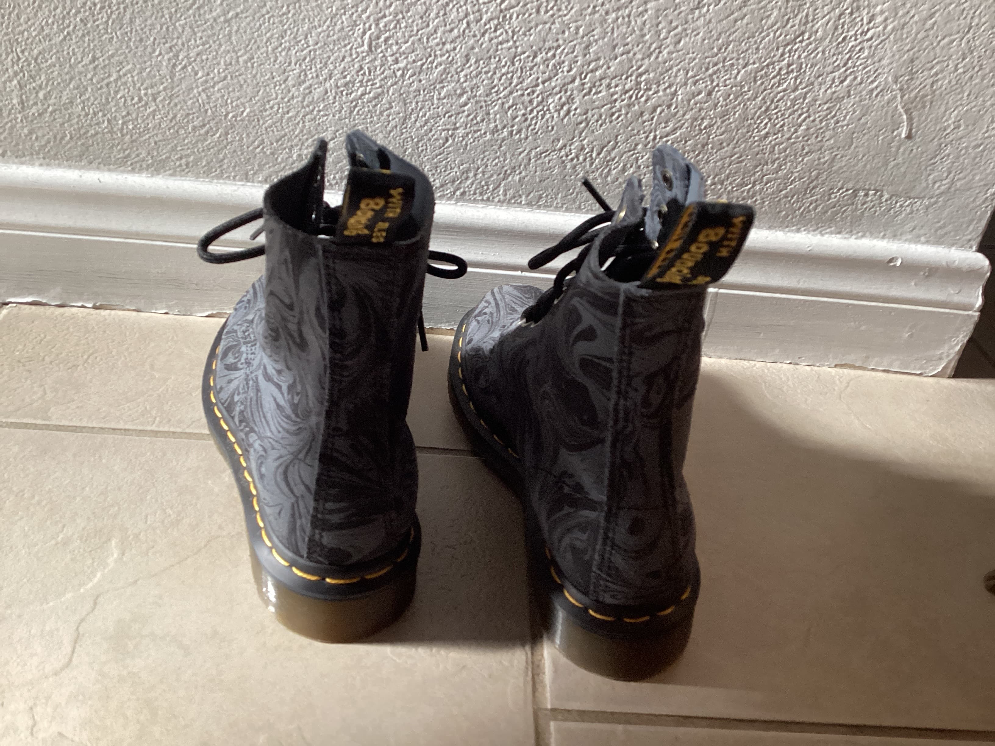 Dr.Martens , Front. Condition: Mint.