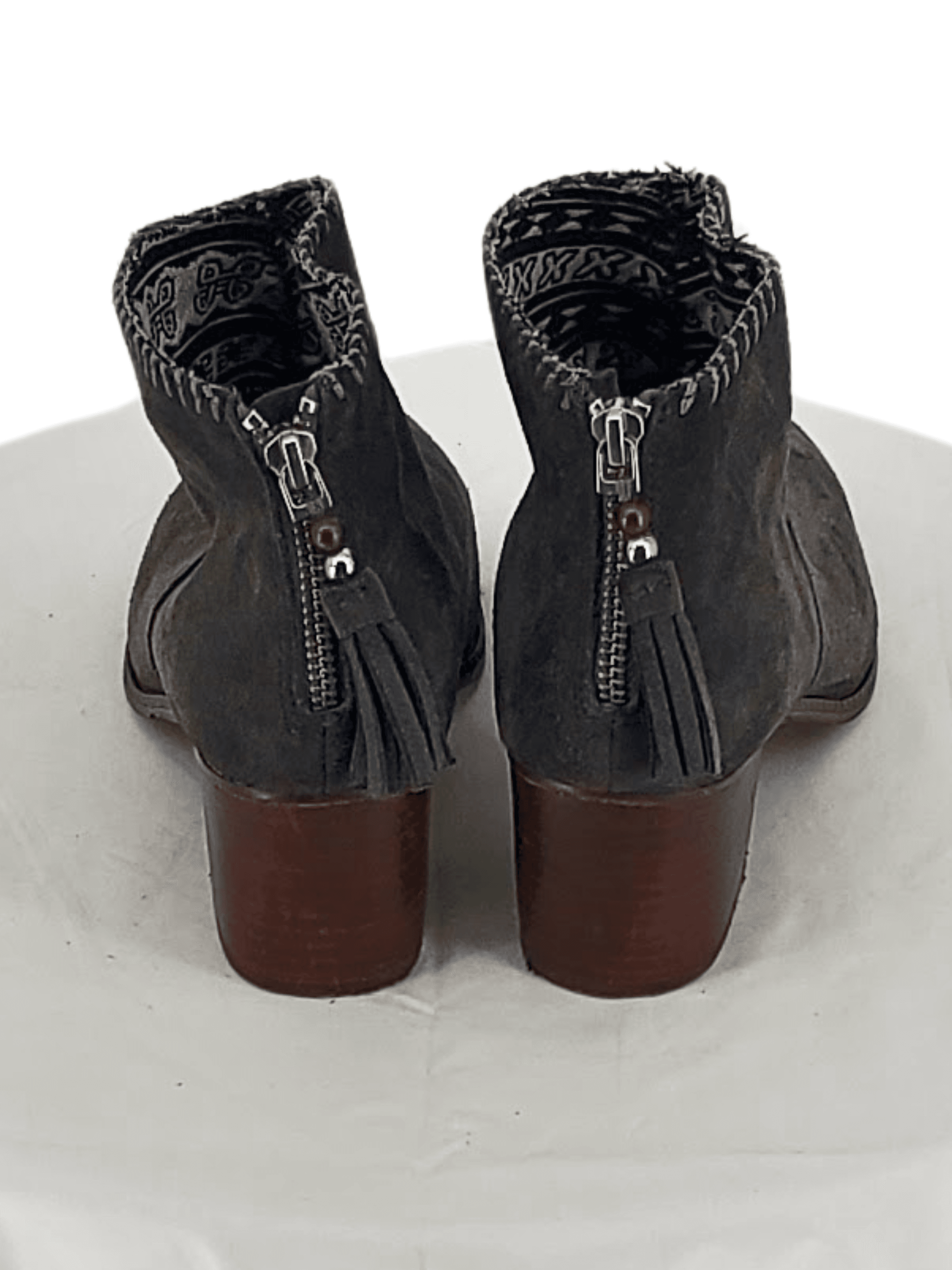 Toms suede boots, Front. Condition: Excellent.