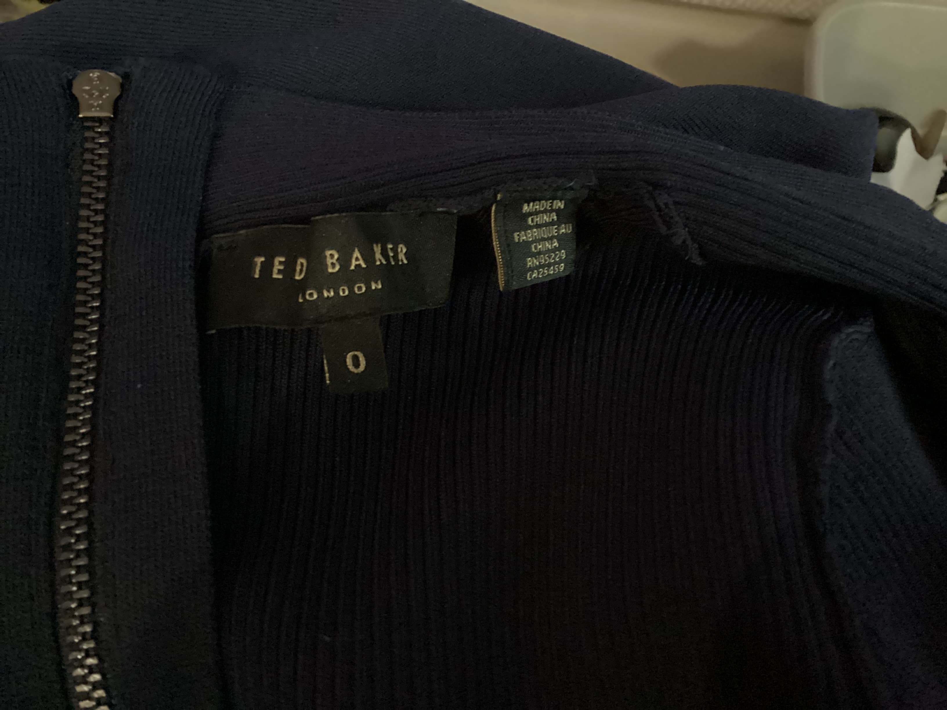 Ted Baker London , Frente. Condición: Mint.