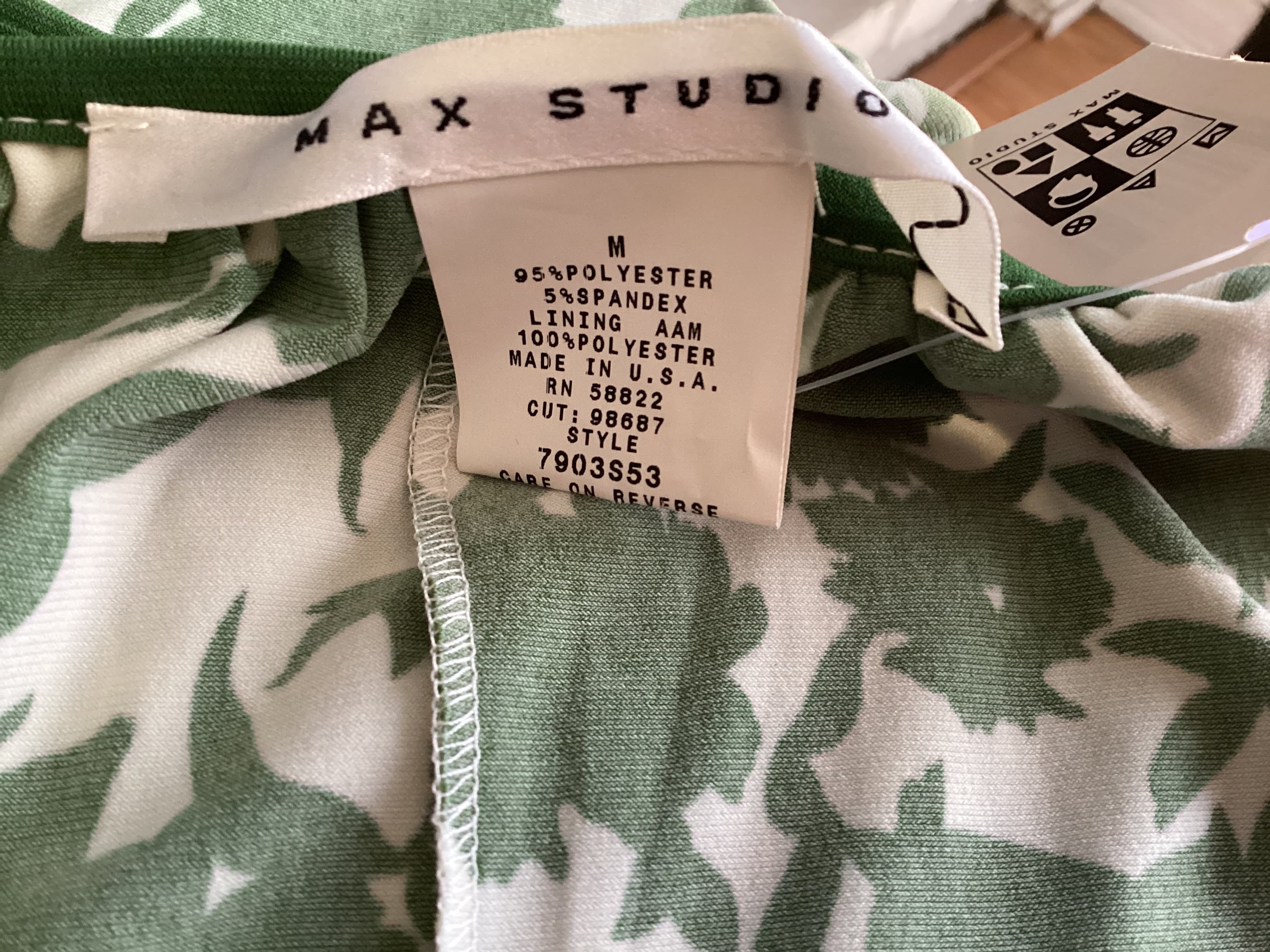 Max Studio, Frente. Condición: Mint.