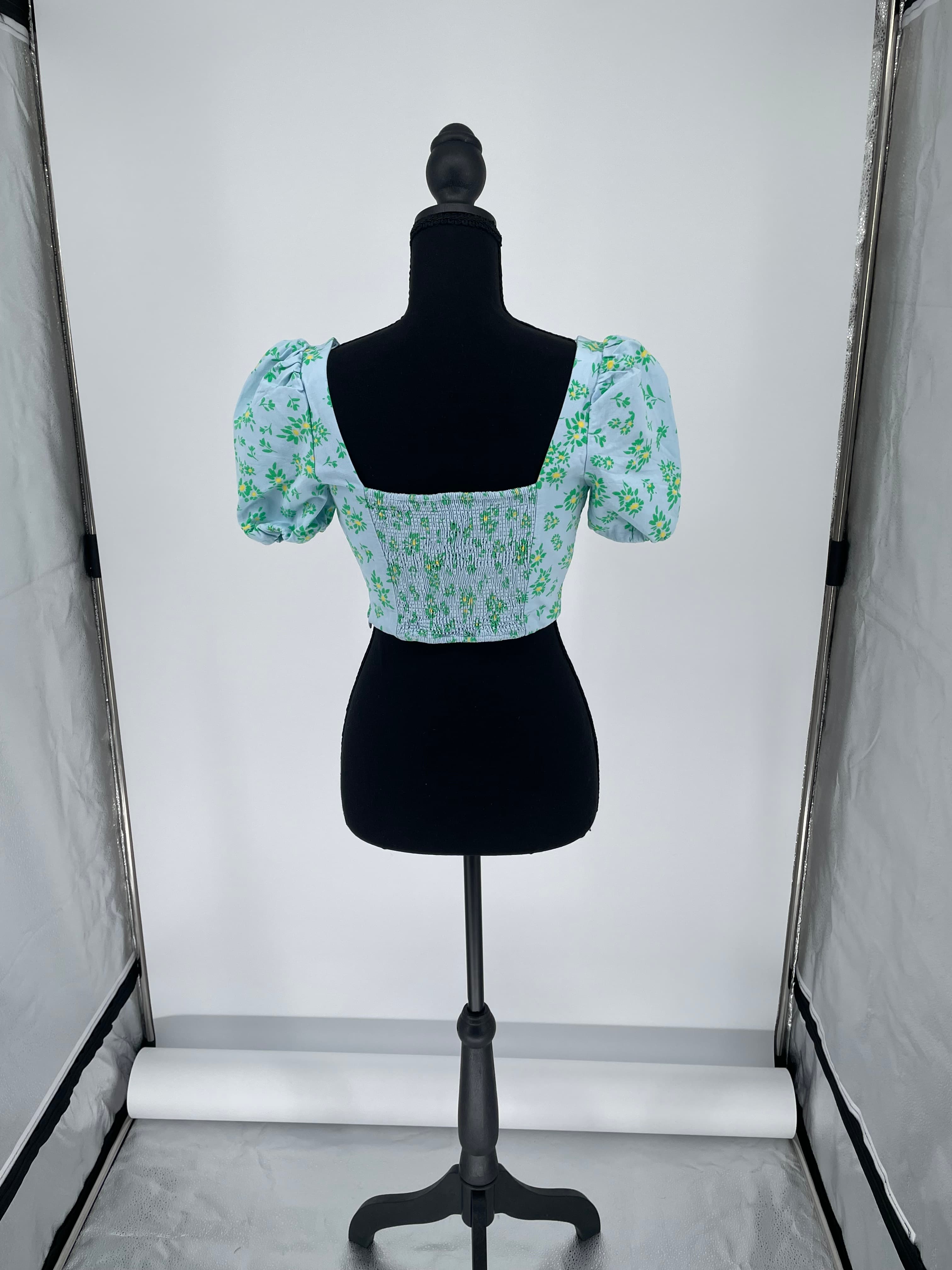 Zara, Frente. Condición: Mint.