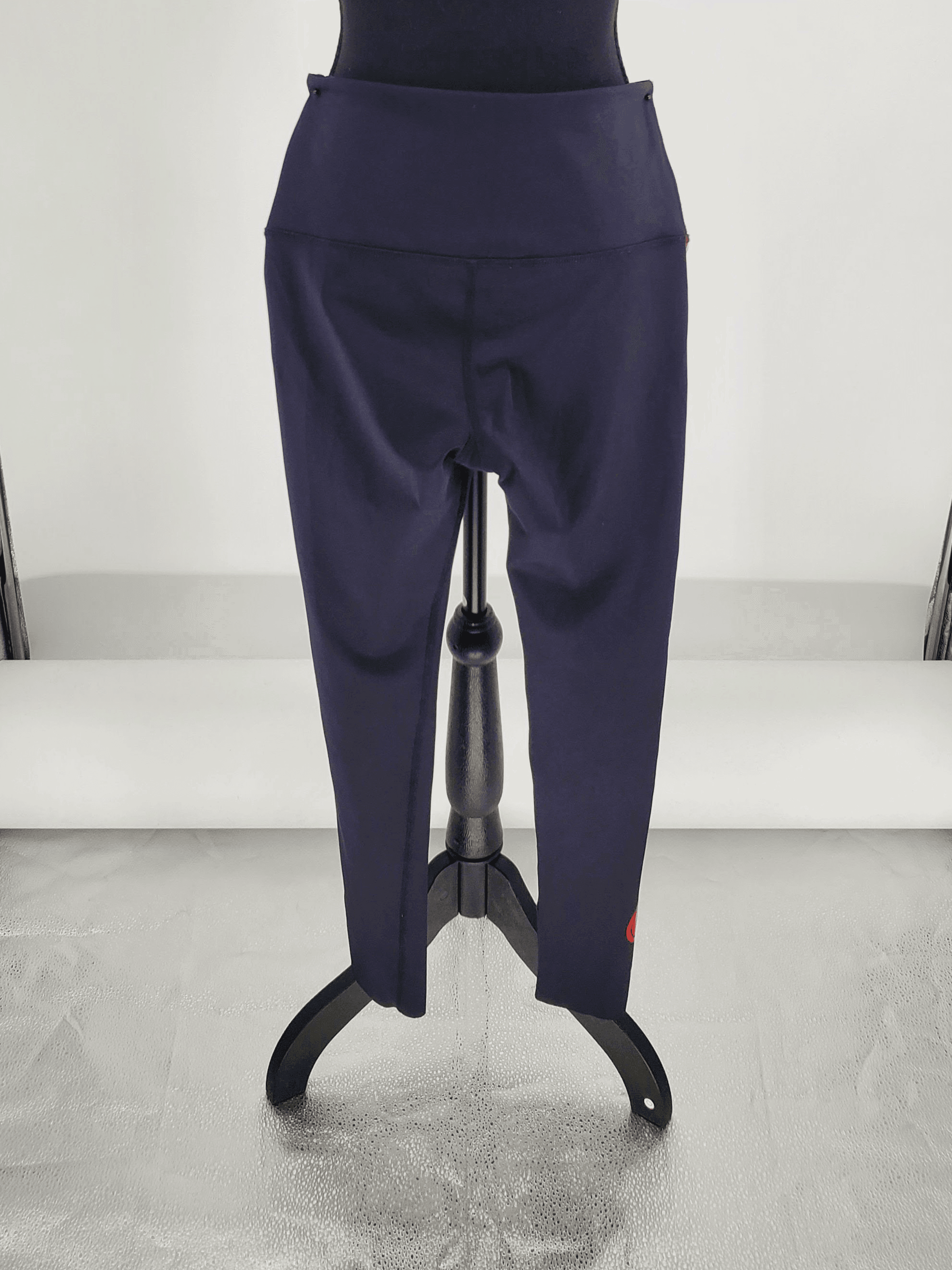 Noli yoga pants, Frente. Condición: Mint.