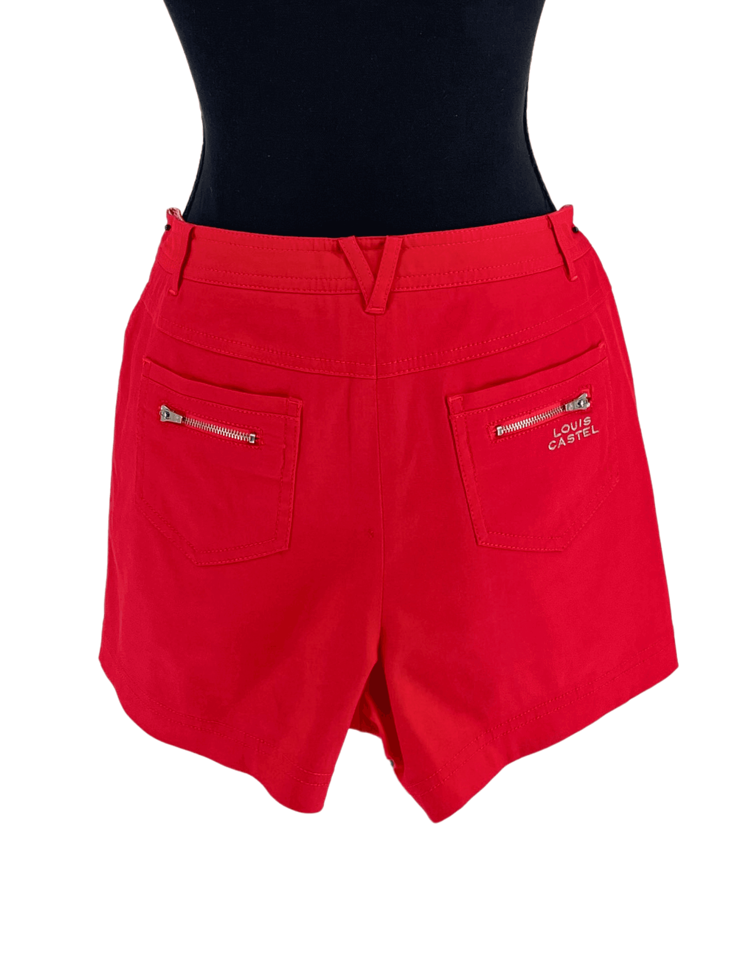 Louis Castel size small in red golf shorts, Frente. Condición: Good.