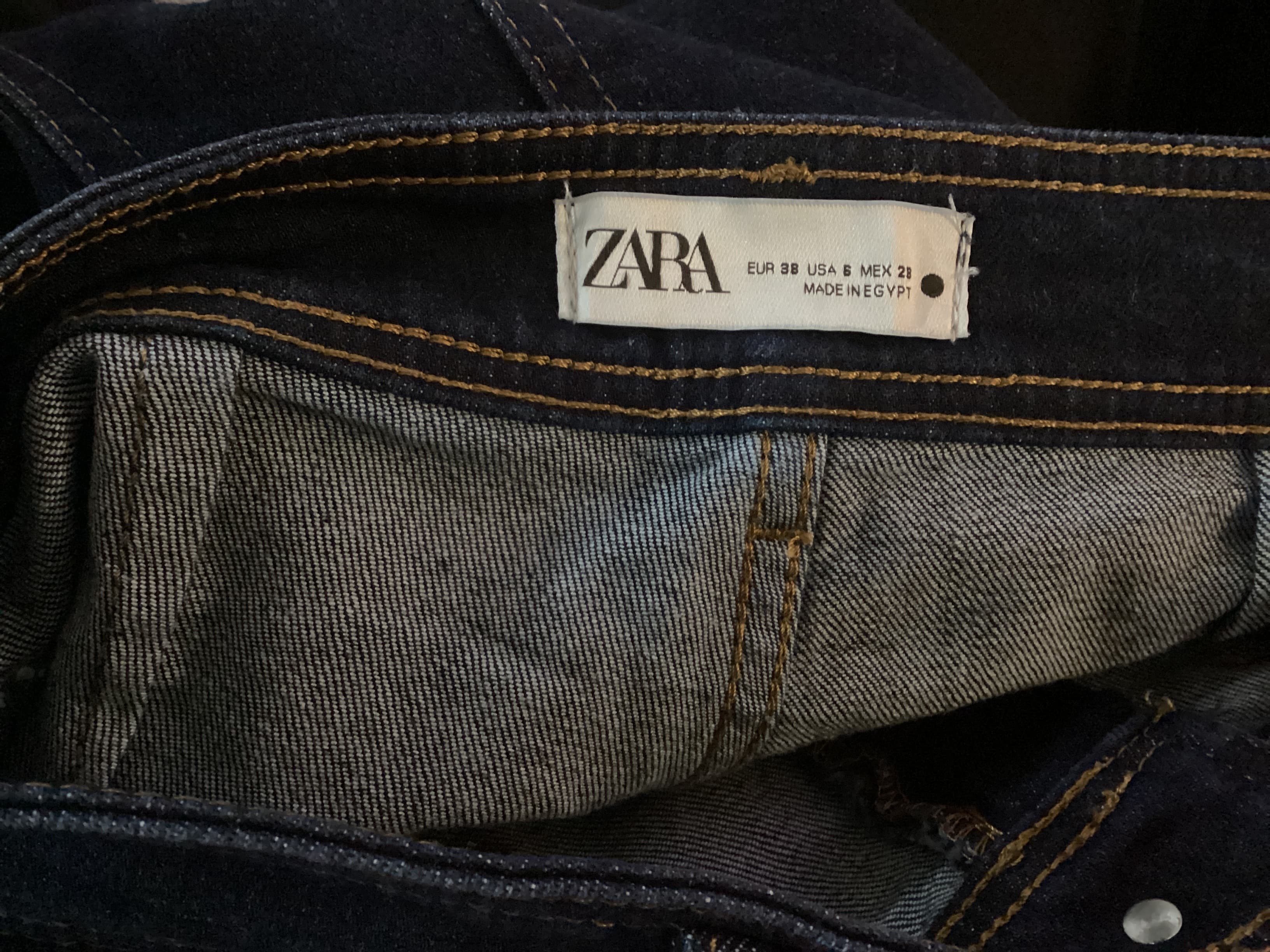 Zara , Frente. Condición: Mint.