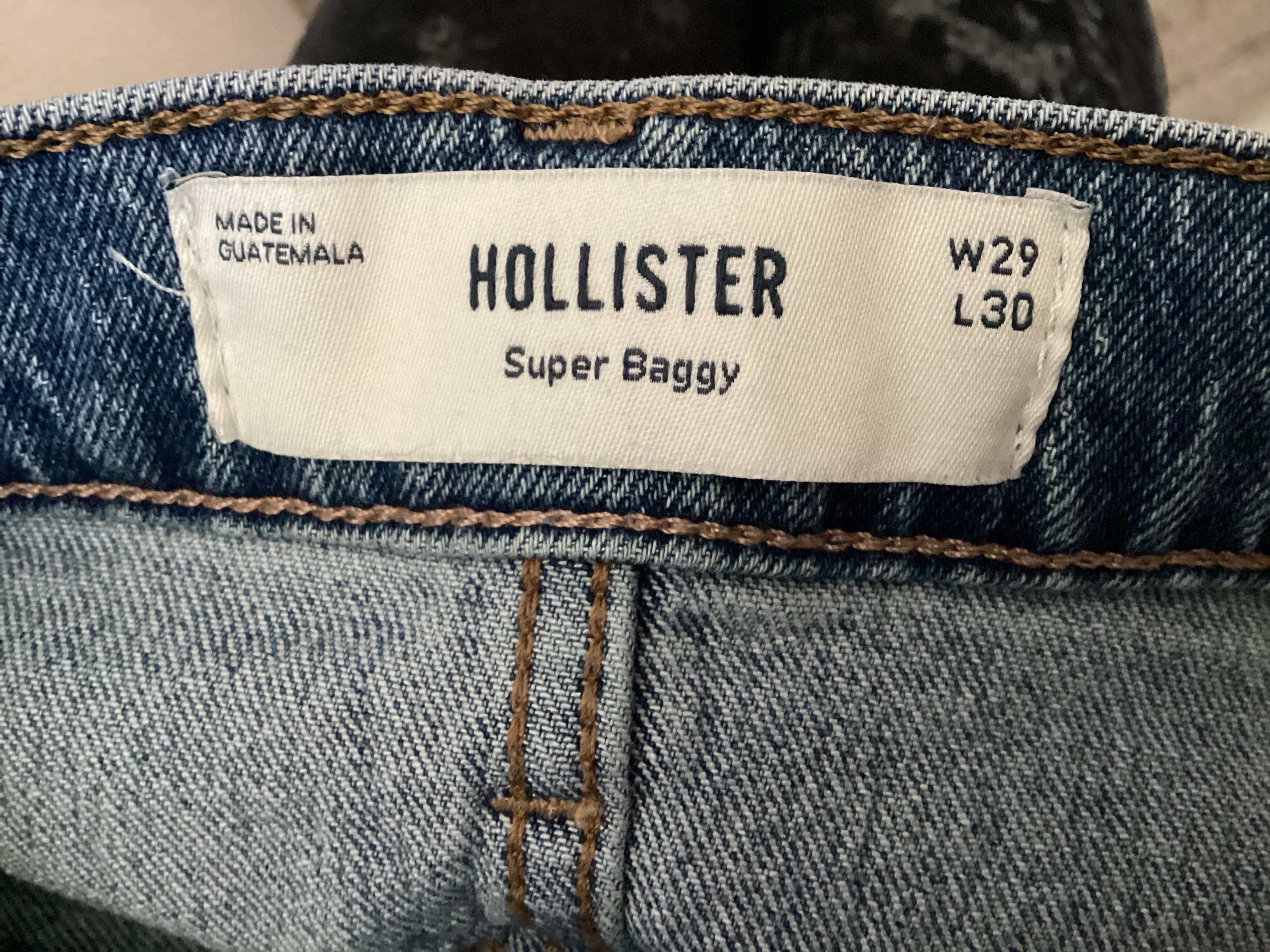 Hollister , Frente. Condición: Excellent.