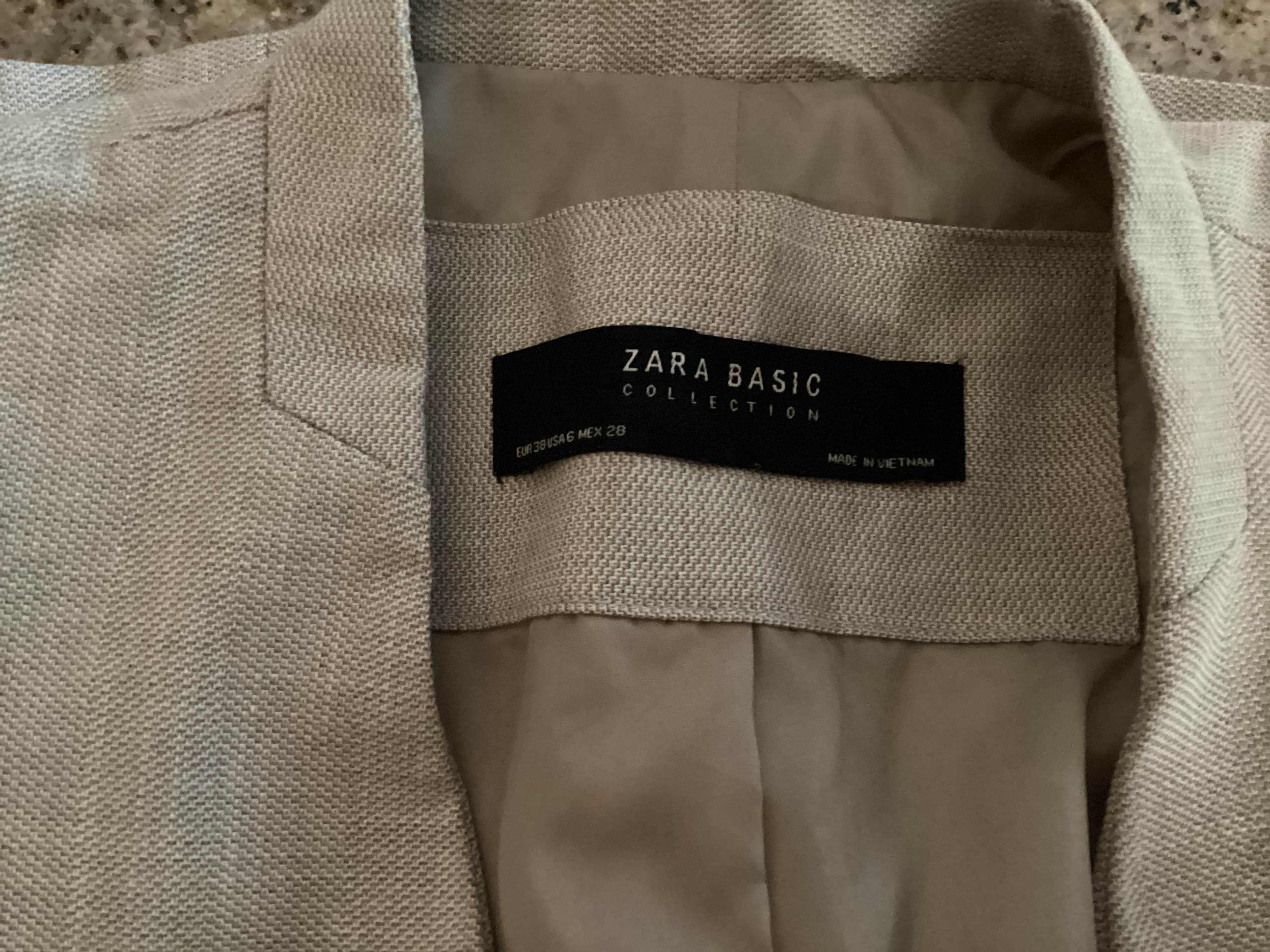 Zara Basic Collection , Frente. Condición: Excellent.