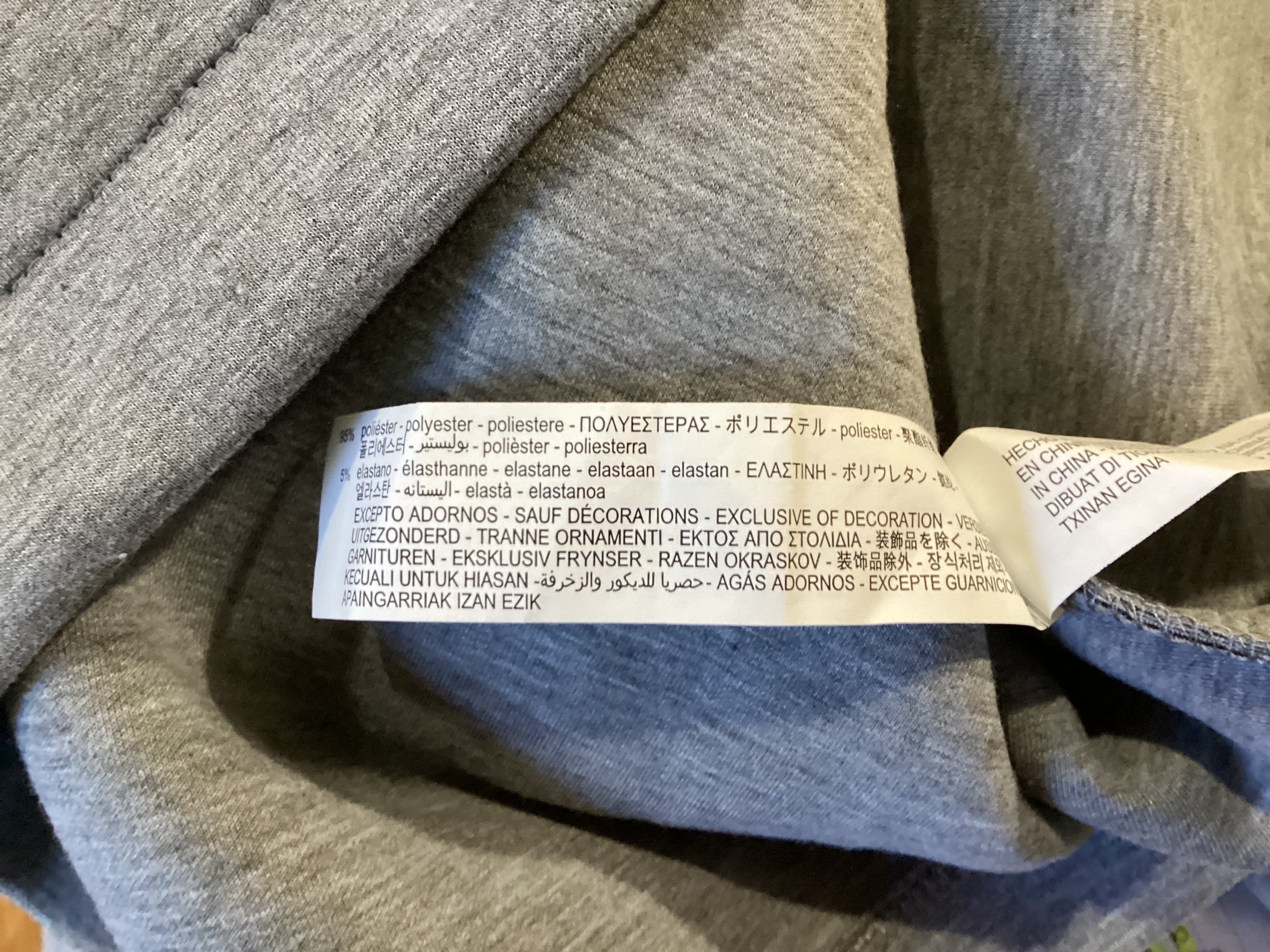 Zara Basic, Frente. Condición: Mint.
