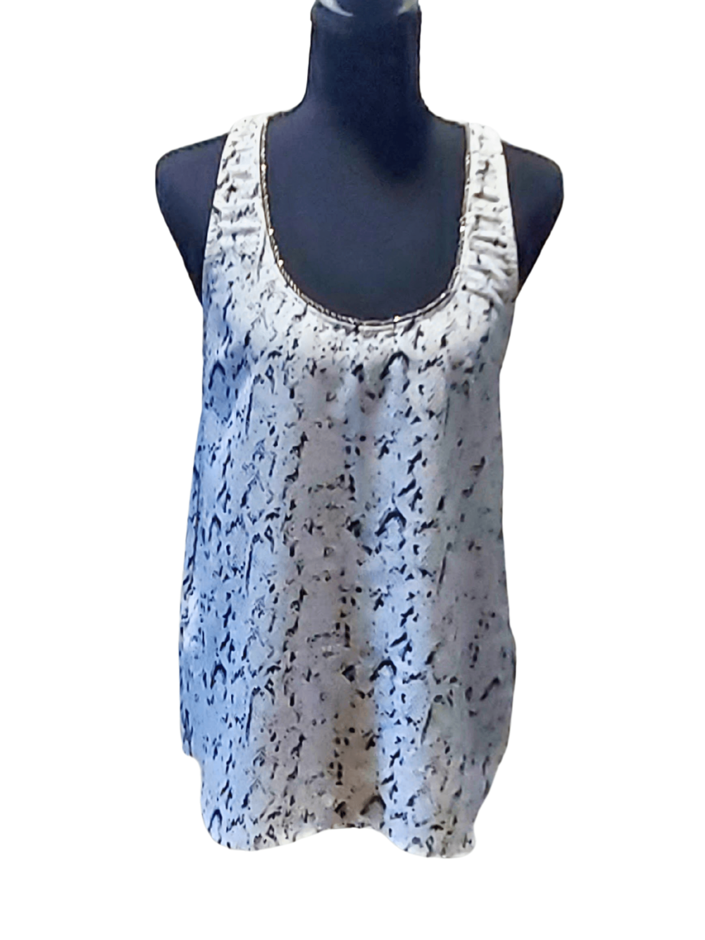 AQUA , AQUA — AQUA black an white Abstract Print EUC minimalist blouse, excellent